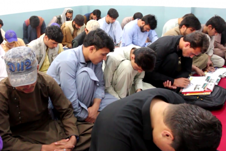 در یک حمله مسلحانه به شفاخانۀ 400 بستر «سردار محمد داوودخان» ولایت کابل، حدود 70 تن کشته و زخمی شدند.